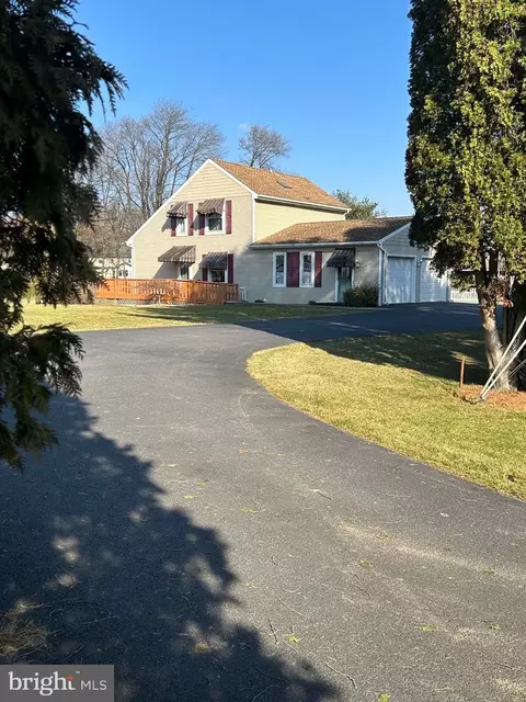 421 Linden Rd, Mertztown, PA 19539