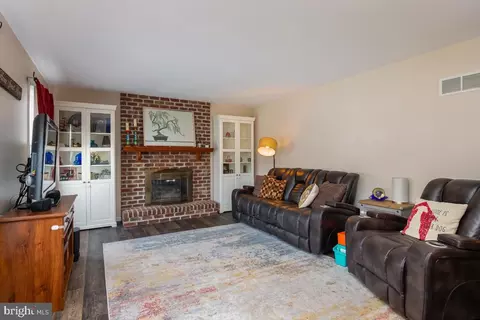 Living - 2906 Daniel Dr, Reading, PA 19608 photo 1 of 4