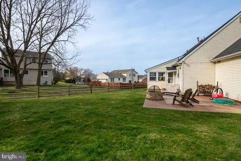 Exterior - 2906 Daniel Dr, Reading, PA 19608 photo 3 of 5