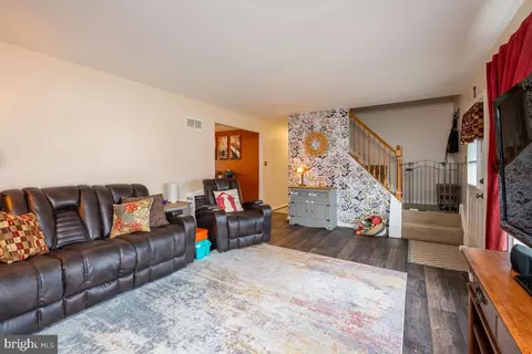 Living - 2906 Daniel Dr, Reading, PA 19608 photo 4 of 4