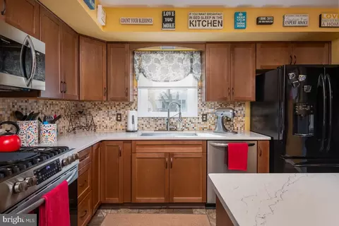 Kitchen - 2906 Daniel Dr, Reading, PA 19608 photo 3 of 3