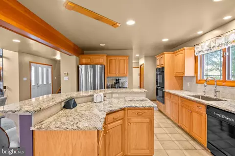 11 Starr Rd, Sinking Spring, PA 19608 photo 10