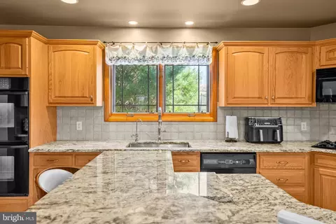 11 Starr Rd, Sinking Spring, PA 19608 photo 12