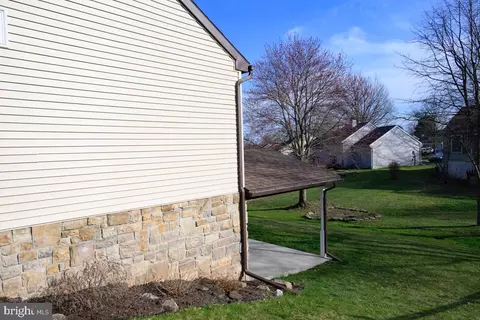 Exterior - 4622 N Pheasant Run, Reading, PA 19606 photo 3 of 18
