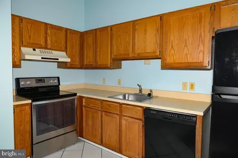 Kitchen - 4622 N Pheasant Run, Reading, PA 19606 photo 1 of 2