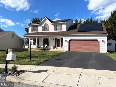 807 W 8th St, Birdsboro, PA 19508