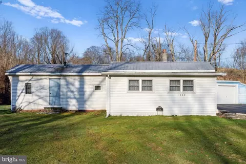 1228 W Philadelphia Ave, Boyertown, PA 19512