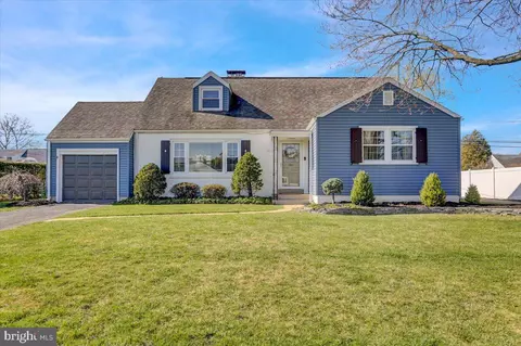 3812 Reiff Pl, Reading, PA 19606