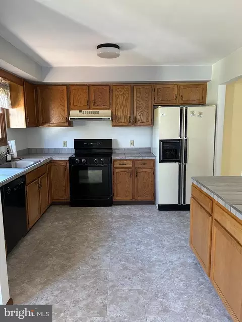 Kitchen - 151 Hoch Rd, Oley, PA 19547 photo 2 of 2