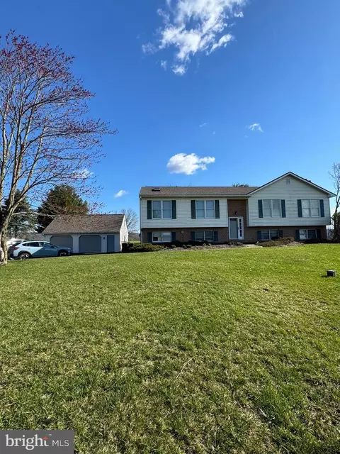 Exterior - 151 Hoch Rd, Oley, PA 19547 photo 2 of 6