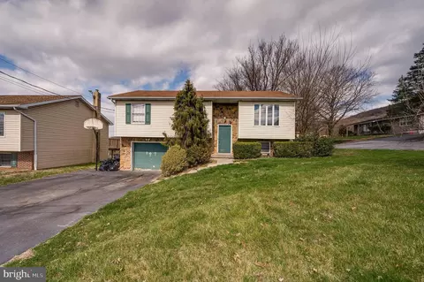 1905 Mcknights Gap Rd, Reading, PA 19604
