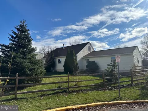 262 Spohn Rd, Reading, PA 19608 photo 2