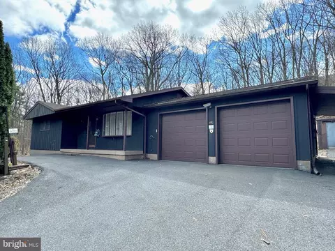 1490 Hawk Mountain Rd, Kempton, PA 19529