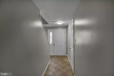Entry Way - 1328 Fairview St, Reading, PA 19602 photo 1 of 1