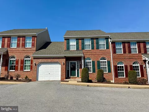 2 Fallowfield Cir, Reading, PA 19607