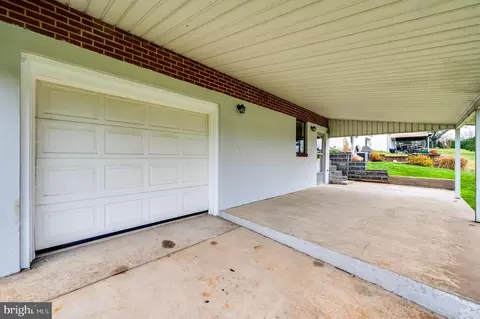 Exterior - 1640 Cortland Ave, Reading, PA 19607 photo 10 of 12