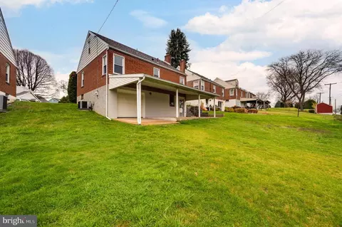 Exterior - 1640 Cortland Ave, Reading, PA 19607 photo 9 of 12