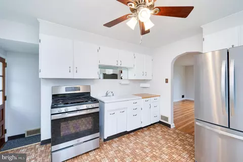 Kitchen - 1640 Cortland Ave, Reading, PA 19607 photo 3 of 4