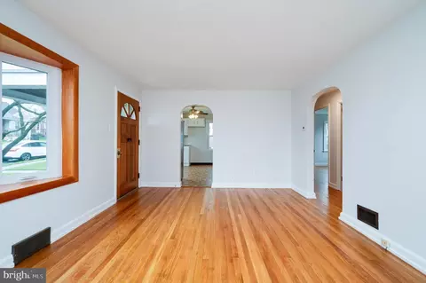 Living - 1640 Cortland Ave, Reading, PA 19607 photo 2 of 2