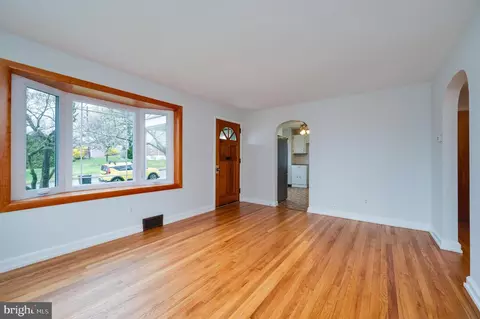 Living - 1640 Cortland Ave, Reading, PA 19607 photo 1 of 2
