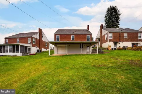 Exterior - 1640 Cortland Ave, Reading, PA 19607 photo 7 of 12