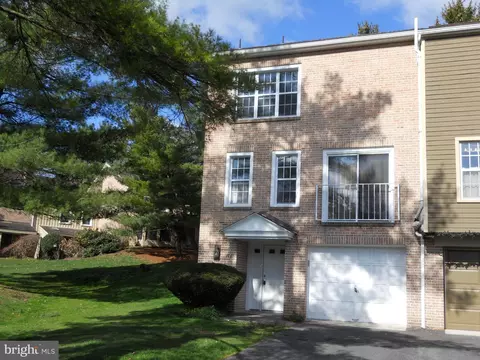 113 Medinah Dr, Reading, PA 19607 photo 3