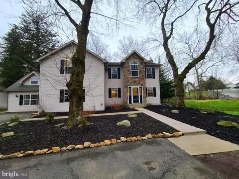 580 Shelbourne Rd, Reading, PA 19606