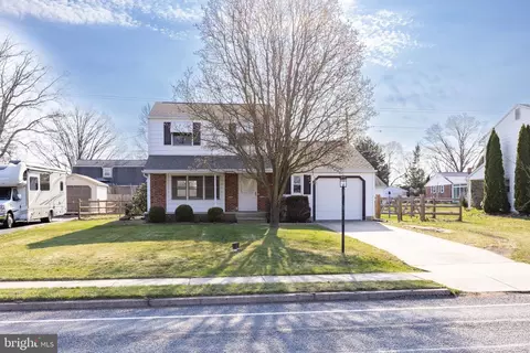 317 Old Airport Rd, Douglassville, PA 19518