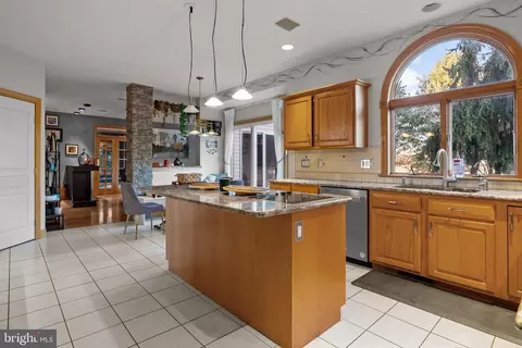 Kitchen - 2908 Duffield Ln, Reading, PA 19608 photo 2 of 6