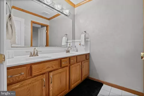 Bath - 2908 Duffield Ln, Reading, PA 19608 photo 2 of 4