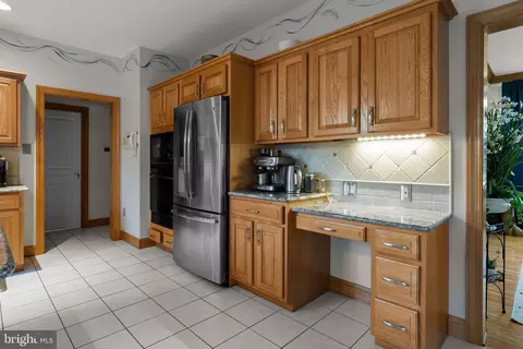 Kitchen - 2908 Duffield Ln, Reading, PA 19608 photo 5 of 6