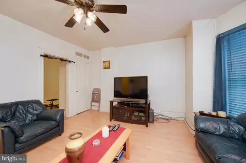 Living - 351 Spring St, Reading, PA 19601 photo 4 of 4