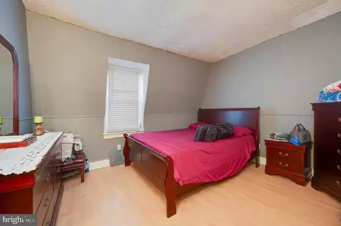 Bedroom - 351 Spring St, Reading, PA 19601 photo 5 of 7