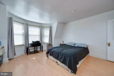 Bedroom - 351 Spring St, Reading, PA 19601 photo 3 of 7