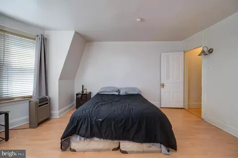Bedroom - 351 Spring St, Reading, PA 19601 photo 4 of 7