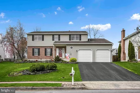 206 Coral Ln, Reading, PA 19606