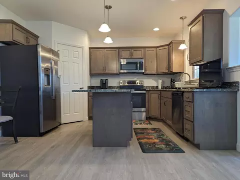 Kitchen - 1001 Spinacker Ln, Reading, PA 19605 photo 1 of 6