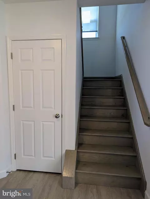 Entry Way - 1001 Spinacker Ln, Reading, PA 19605 photo 3 of 10
