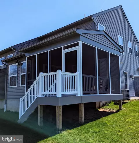 Exterior - 1001 Spinacker Ln, Reading, PA 19605 photo 30 of 42