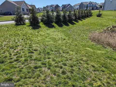 View/Area - 1001 Spinacker Ln, Reading, PA 19605 photo 2 of 9