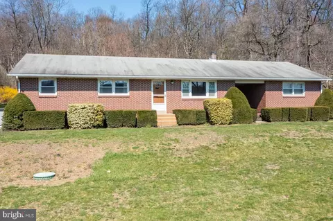 4016 Pricetown Rd, Fleetwood, PA 19522