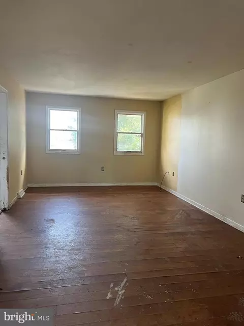 Living - 4 Estates Dr, Reading, PA 19606 photo 1 of 3