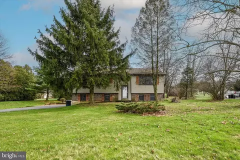 121 Main St, Mertztown, PA 19539
