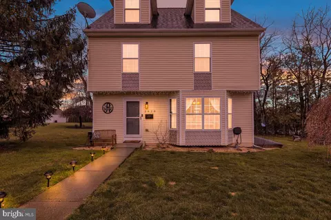 3828 Raymond St, Reading, PA 19605