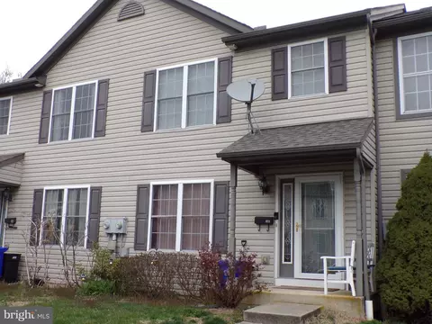 323 St Nicholas St, Reading, PA 19607