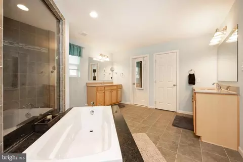 Bath - 301 Snyder Rd, Oley, PA 19547 photo 7 of 10