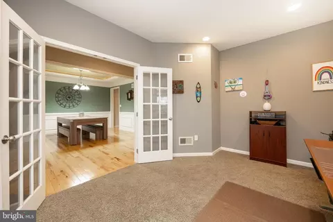 Bath - 301 Snyder Rd, Oley, PA 19547 photo 2 of 10