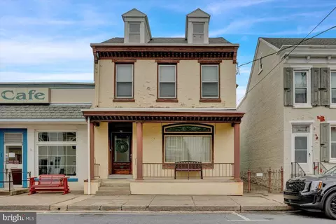 31 S 3rd St, Hamburg, PA 19526