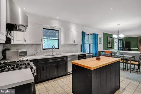 Kitchen - 26 Golfview Ln, Reading, PA 19606 photo 1 of 5