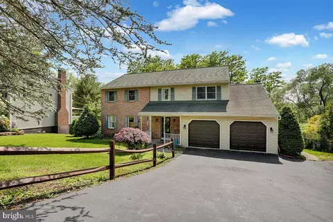 26 Golfview Ln, Reading, PA 19606